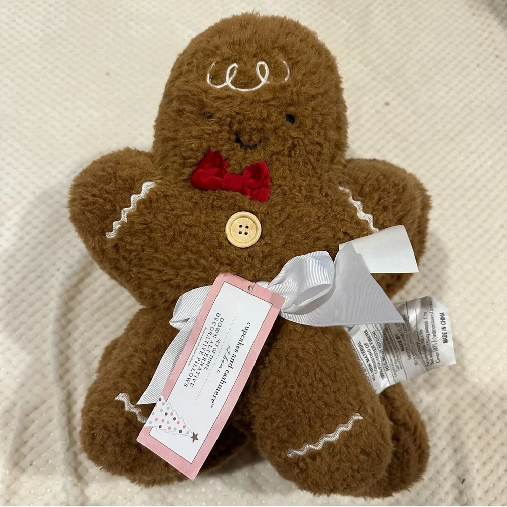 NWT cupcakes and cashemere gingerbread pillows set of 3